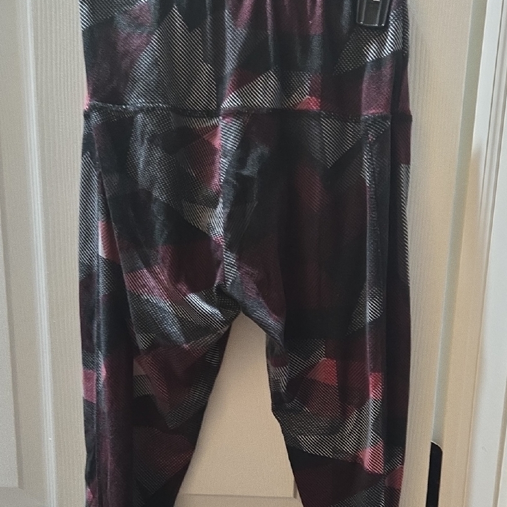 Women's Geometric Patterned Leggings